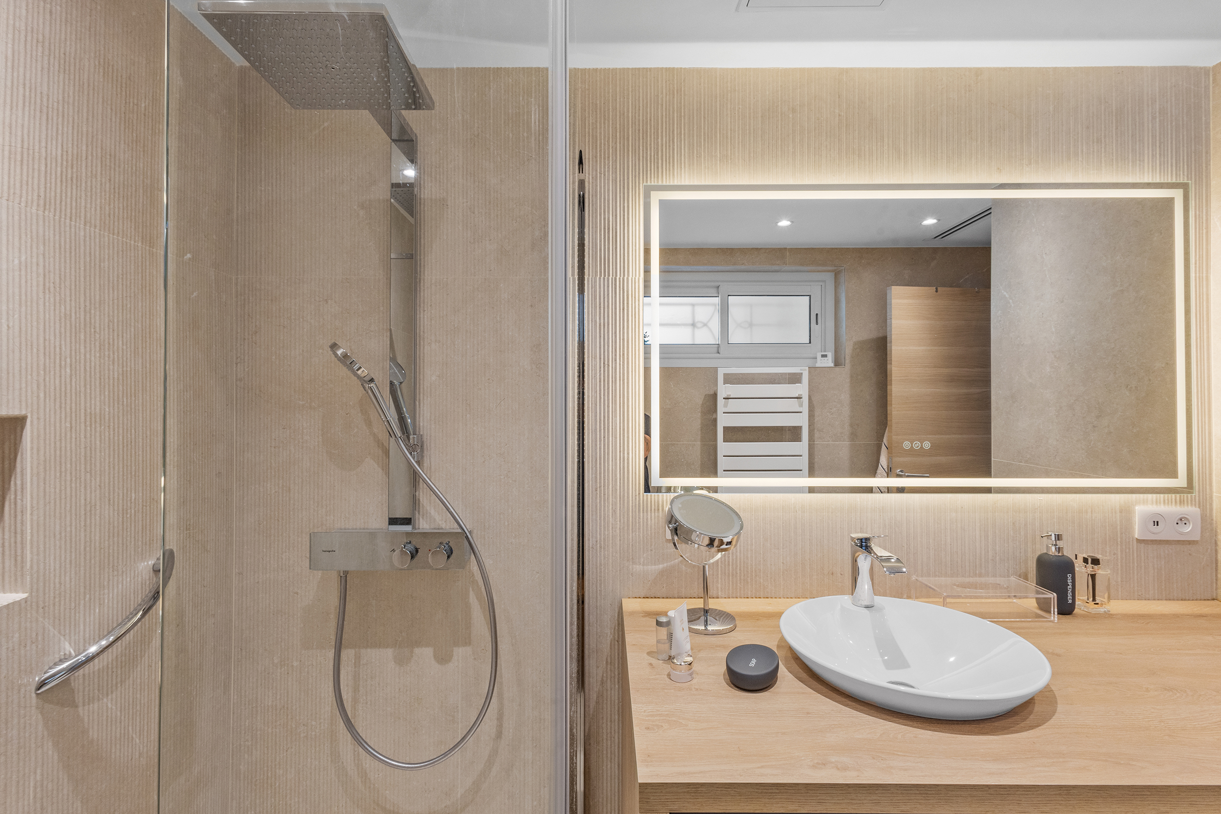Appartement Léo - Détails salle de douche