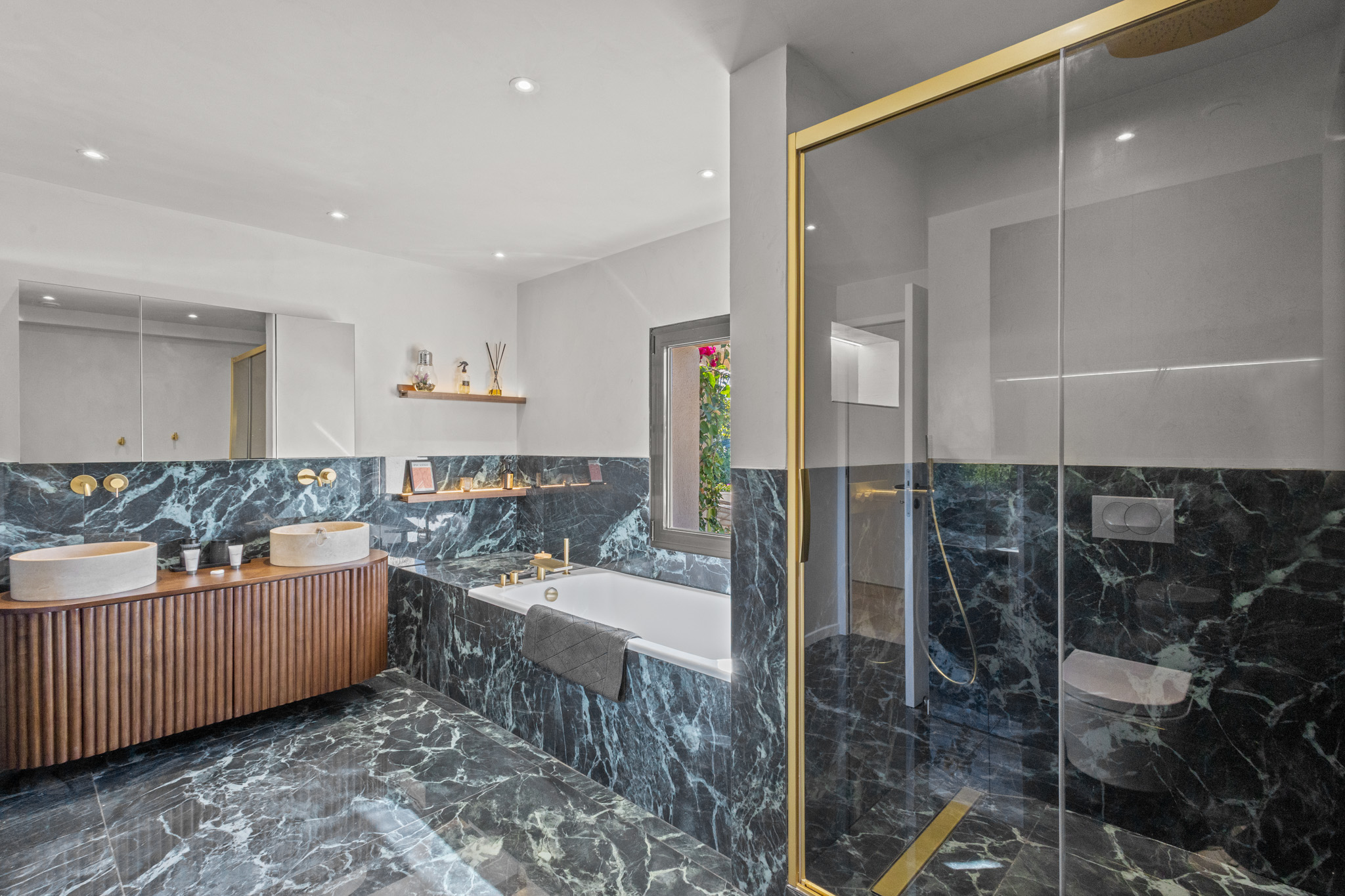 Villa Bassie Mougins - Salle de bain en suite chambre n°1