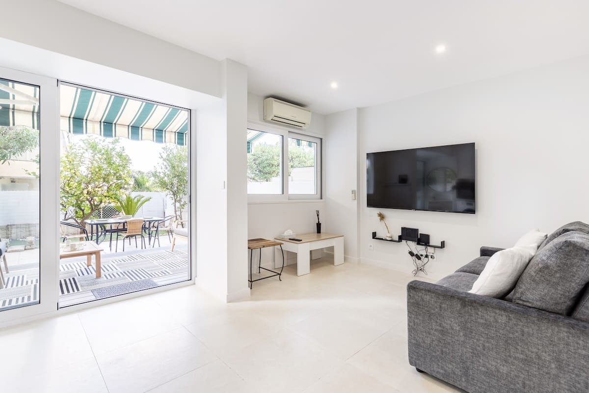 Salon ouvert sur terrasse