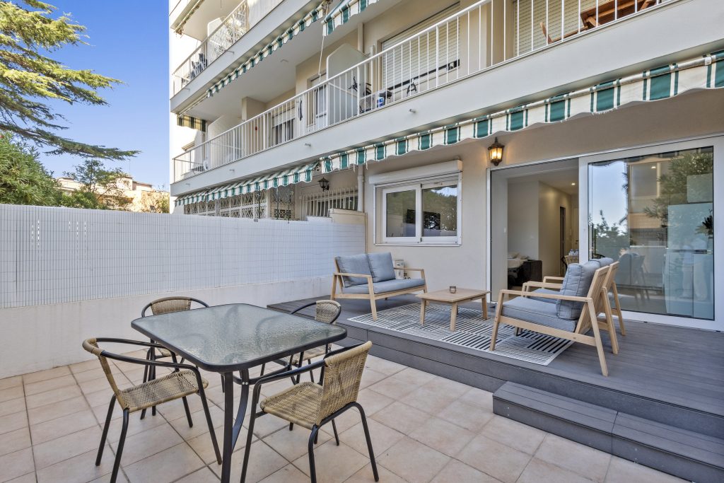 Terrasse avec salon d'été