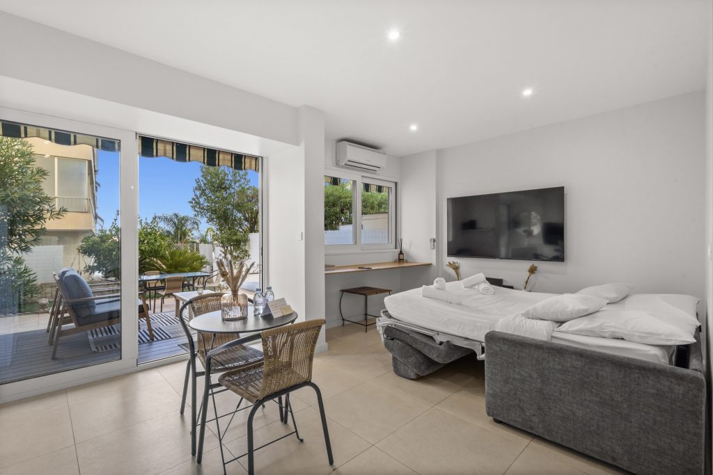 Salon avec canapé lit pour 2 personnes