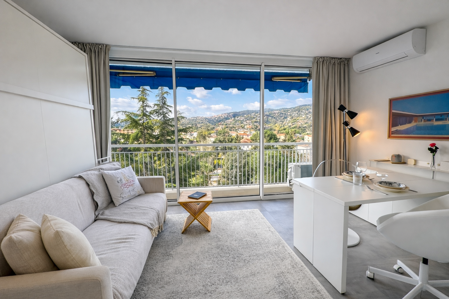 Studio Marina - Salon avec vue sur les collines