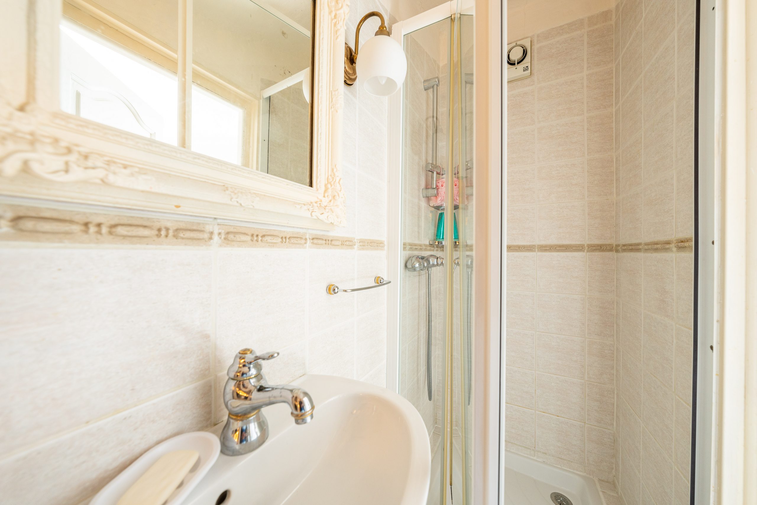 Villa du Vieux Château Cabris - Shower room en-suite