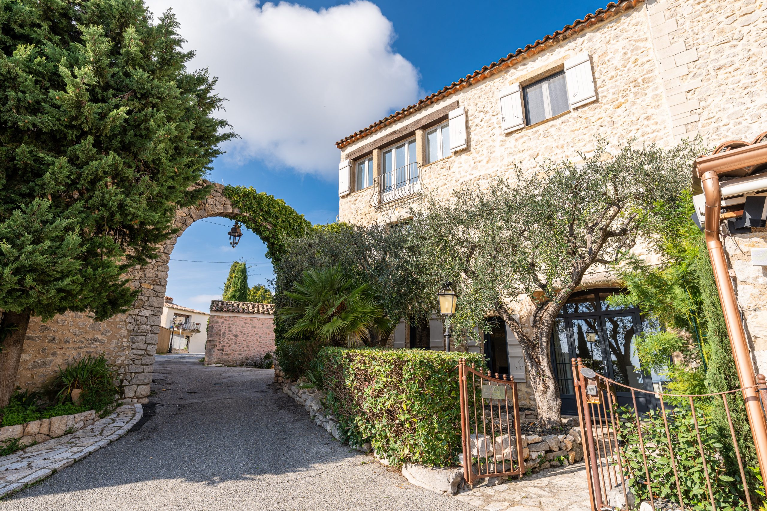 Villa du Vieux Château Cabris - Village stone house