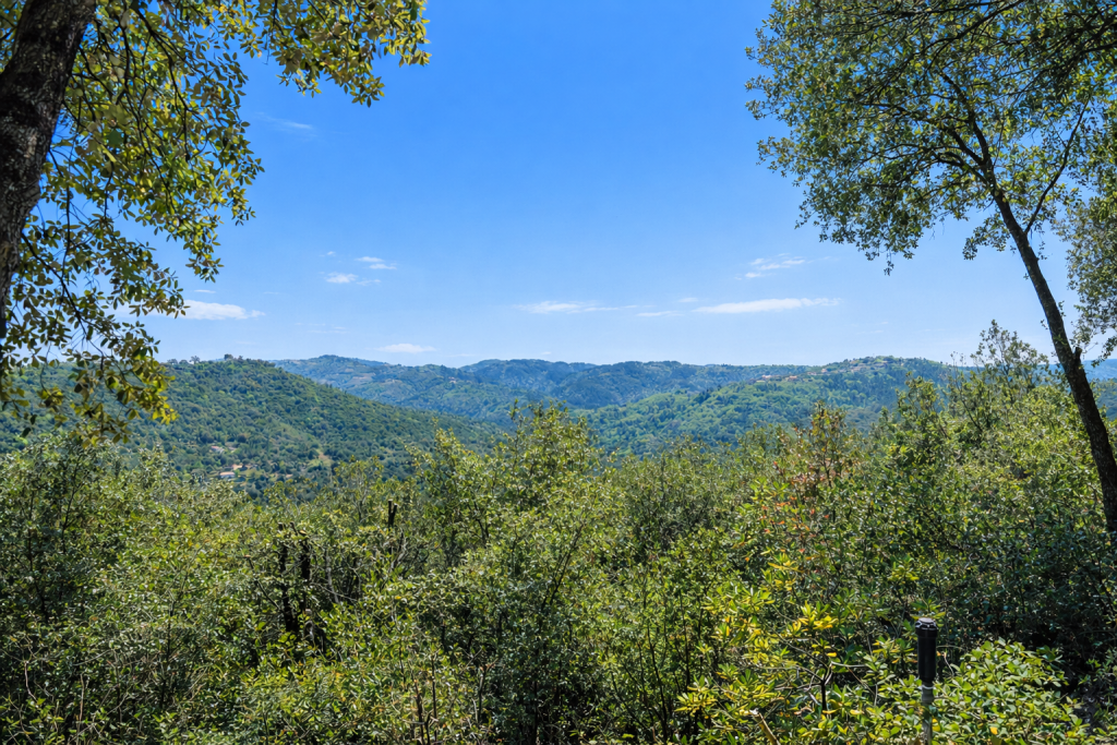 Villa Monté Verde - Vue de la propriété sur les montagnes