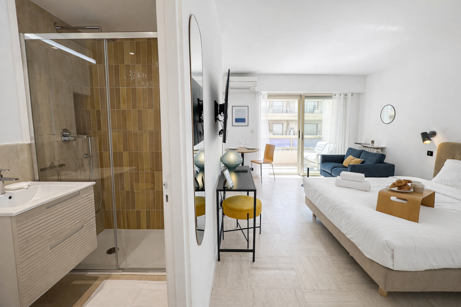 Salle de douche attenante