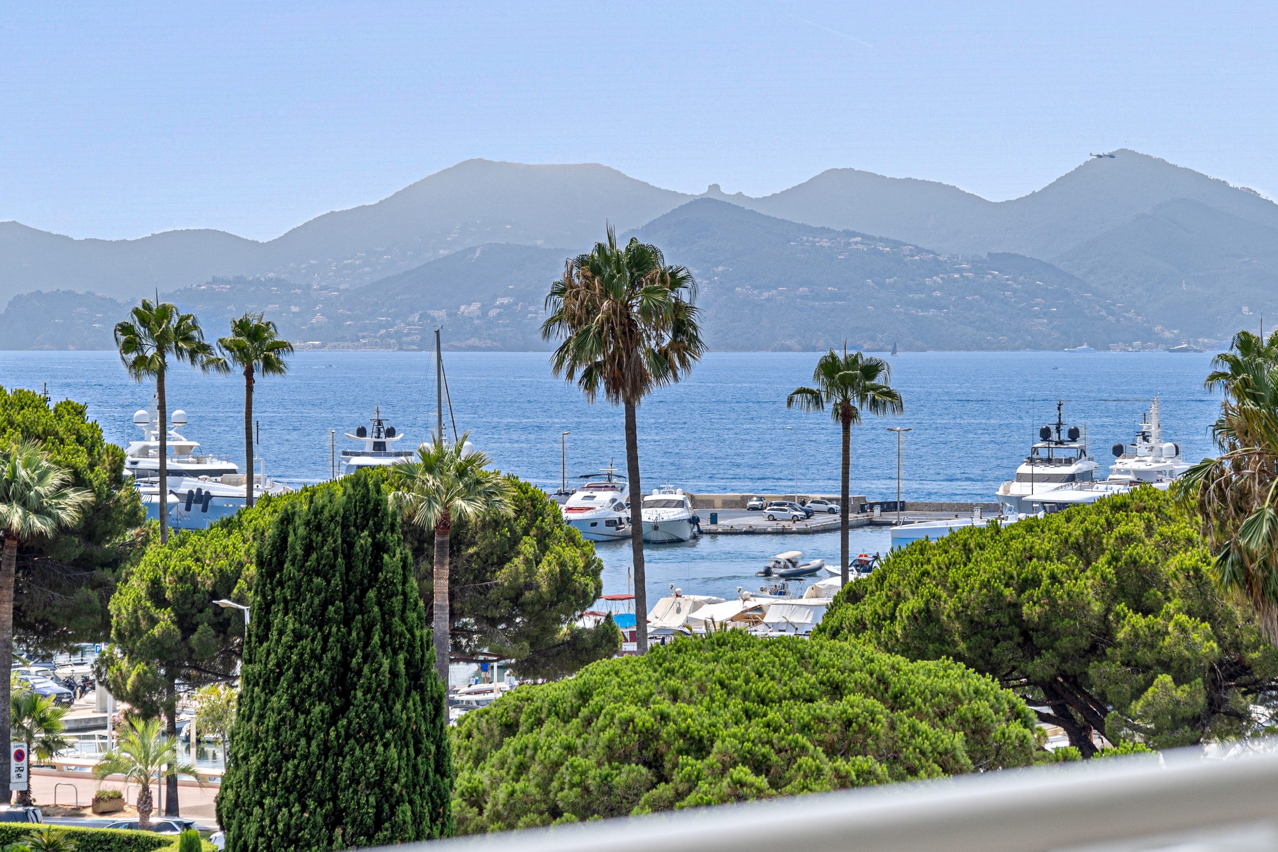 Sea view and Port Canto