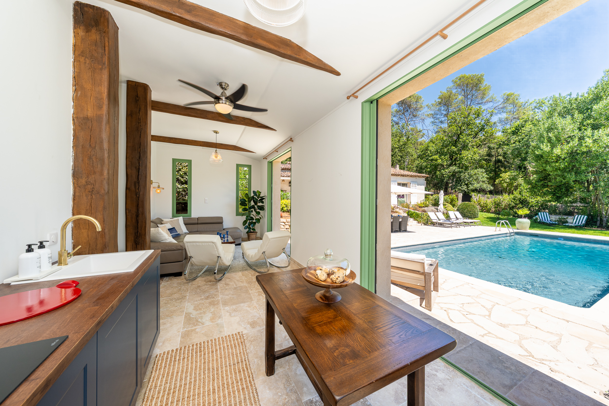 Pool house annexe - Salle à manger