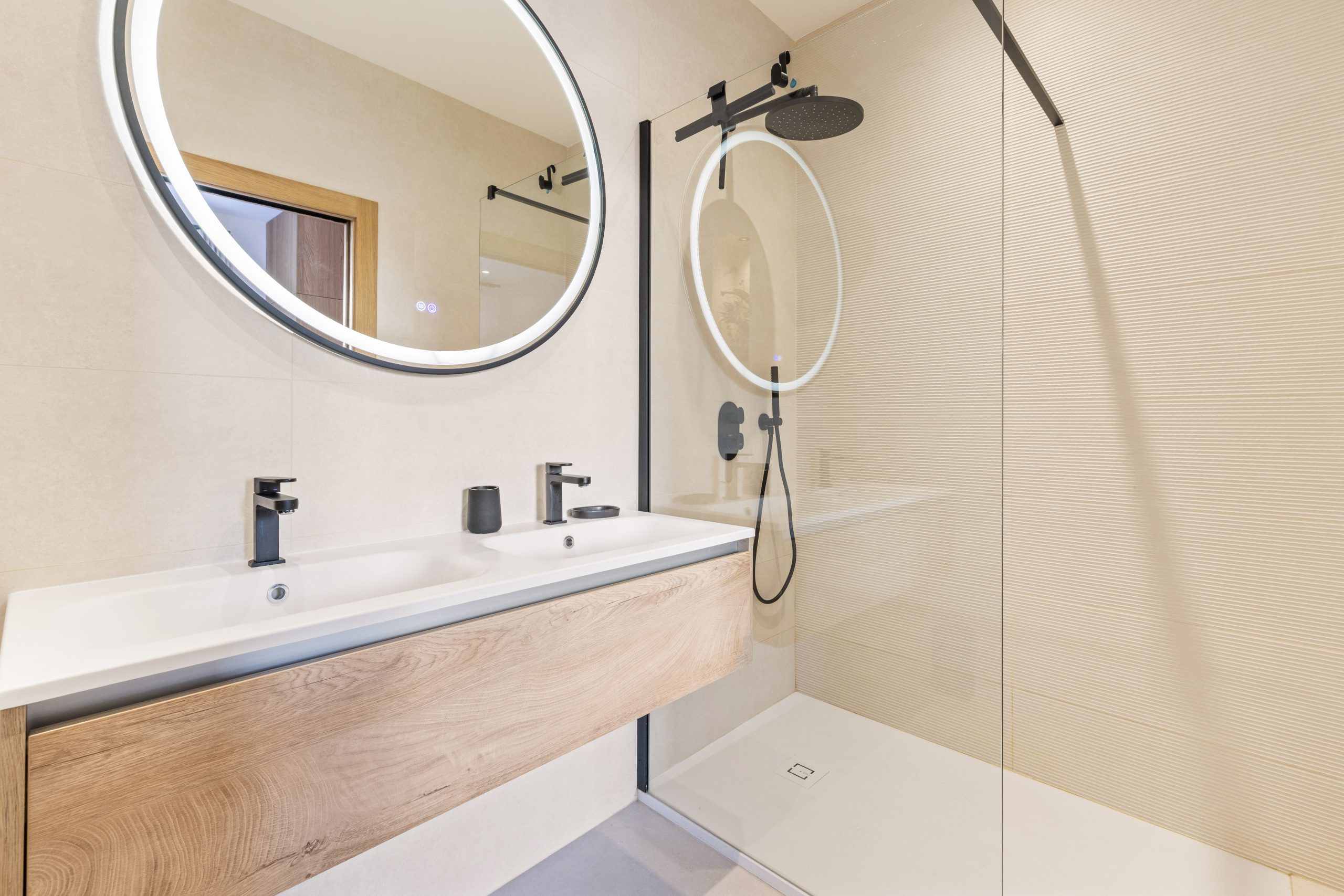 Appartement Jean - Salle de douche N°1